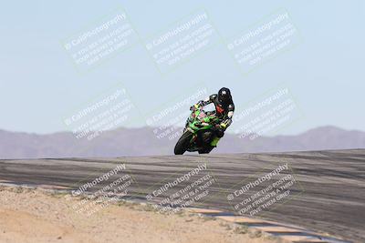 media/Dec-01-2025-Moto Forza (Mon) [[2daa91e15f]]/2-Intermediate Group/Session 2 (Turns 9 and 10)/